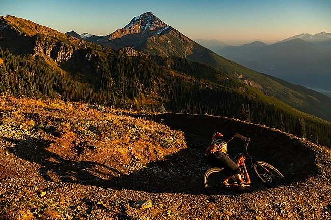 Dakine Hot Laps 5L Waist Hydration Bag 19 Dakine Hot Laps 5L Waist Hydration Bag - Image 17