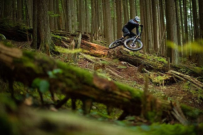 Dakine Slayer Elbow Sleeve 6 Dakine Slayer Elbow Sleeve - Image 4