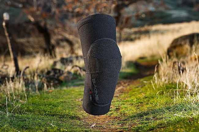 Dakine Slayer Elbow Sleeve 7 Dakine Slayer Elbow Sleeve - Image 5