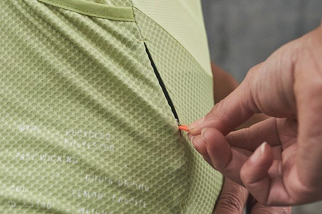 POC Women's Essential Road Logo Jersey 14 POC Women's Essential Road Logo Jersey - Image 12