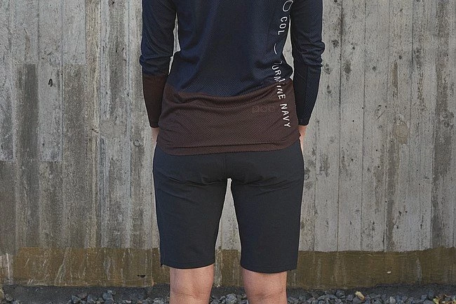 POC Women's Essential Enduro MTB Shorts 9 POC Women's Essential Enduro MTB Shorts - Image 7
